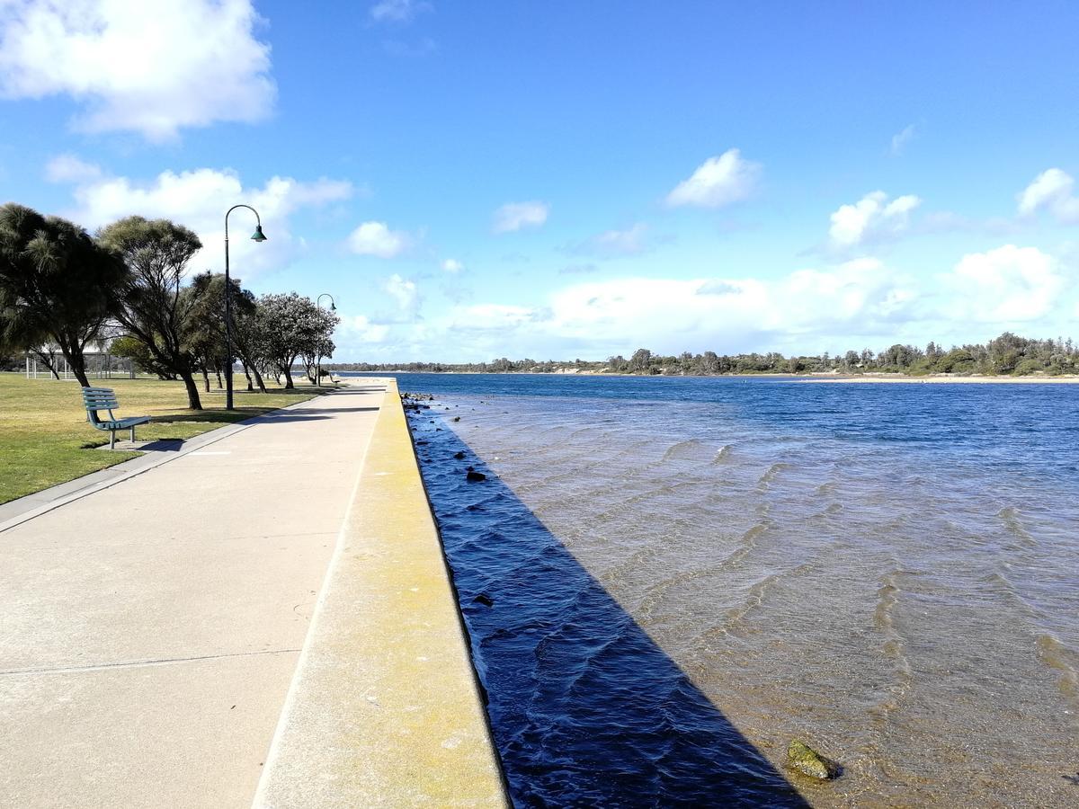 Banjo Paterson Motor Inn Lakes Entrance Ngoại thất bức ảnh